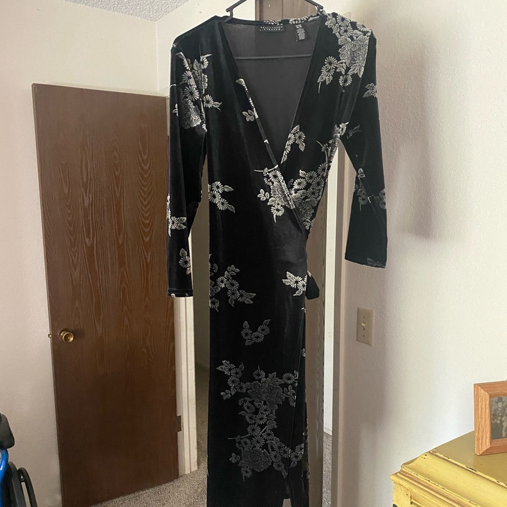 Dress - Picture 3 of 7